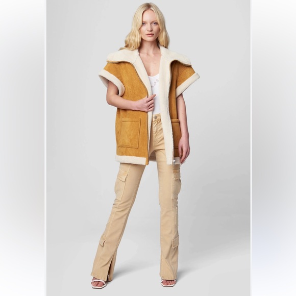 Blank NYC Jackets & Blazers - BLANK NYC Revolve Faux Fur Sherpa Cap Sleeve Vest Size L NWOT